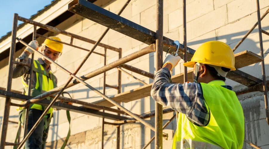Professional residential roofers in La Luz, NM